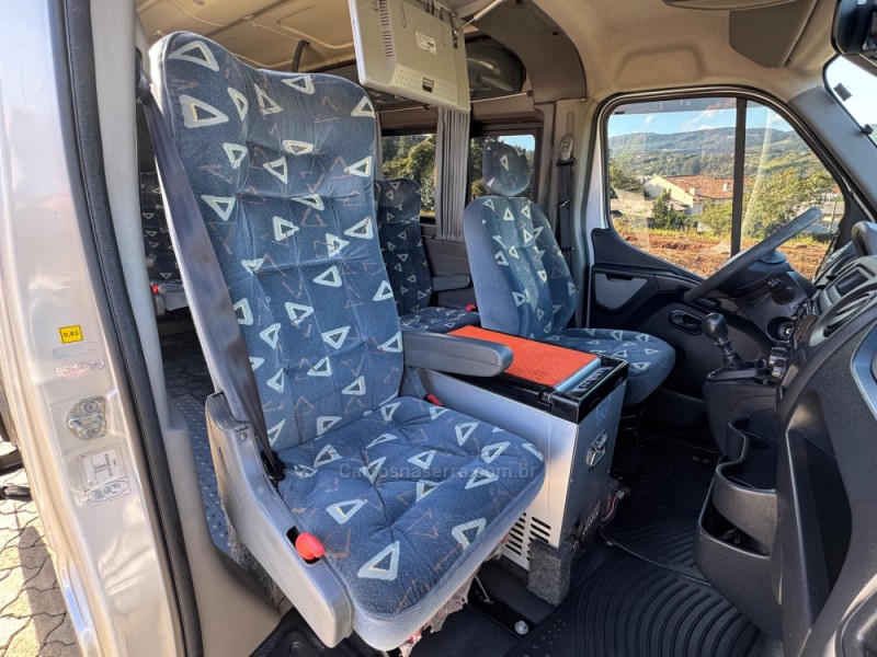 MASTER 2.3 DCI MINIBUS EXECUTIVE L3H2 16 LUGARES 16V DIESEL 4P MANUAL - 2016 - DOIS IRMãOS