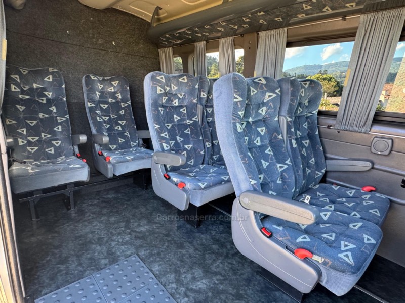 MASTER 2.3 DCI MINIBUS EXECUTIVE L3H2 16 LUGARES 16V DIESEL 4P MANUAL - 2016 - DOIS IRMãOS