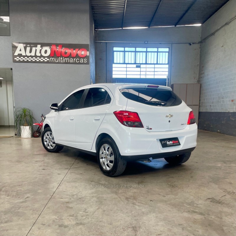 ONIX 1.4 MPFI LT 8V FLEX 4P MANUAL - 2013 - VACARIA