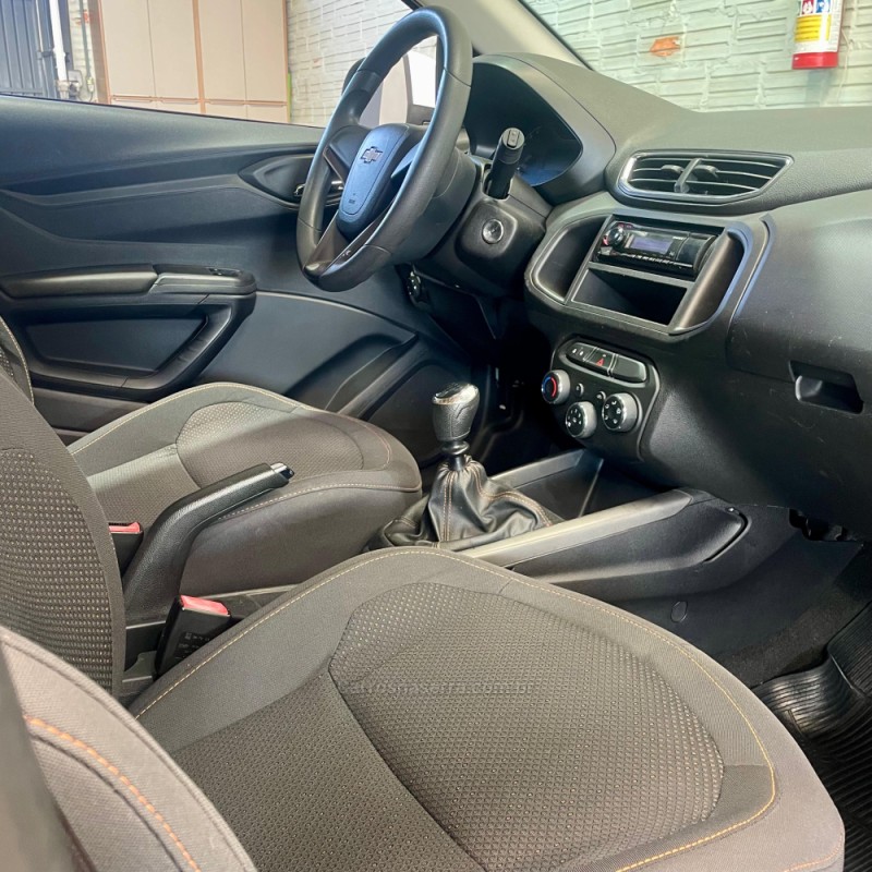 ONIX 1.4 MPFI LT 8V FLEX 4P MANUAL - 2013 - VACARIA