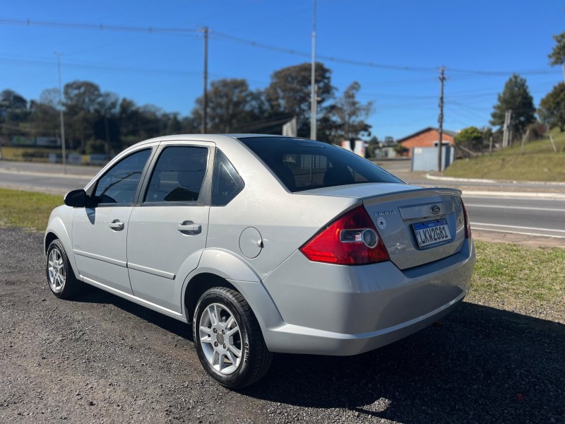 FIESTA 1.6 MPI SEDAN 8V FLEX 4P MANUAL - 2009 - FARROUPILHA