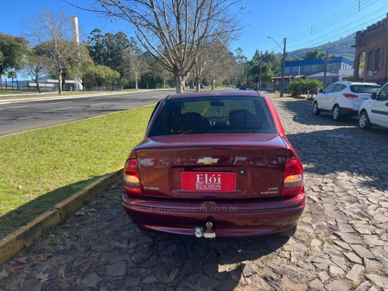 CORSA 1.0 MPFI CLASSIC SEDAN LIFE 8V FLEX 4P MANUAL - 2009 - DOIS IRMãOS