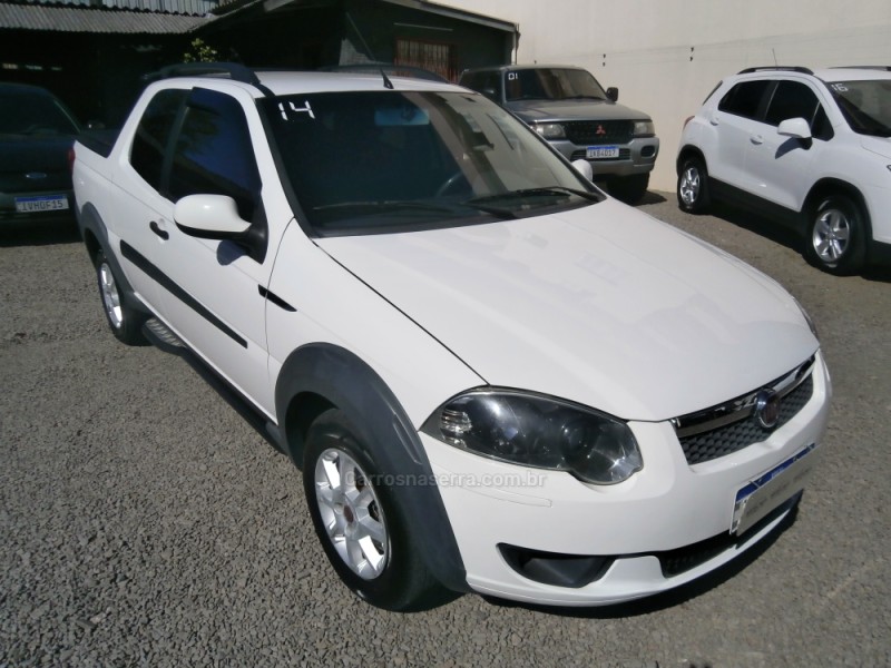 STRADA 1.6 MPI TREKKING CD 16V FLEX 3P MANUAL - 2014 - FARROUPILHA