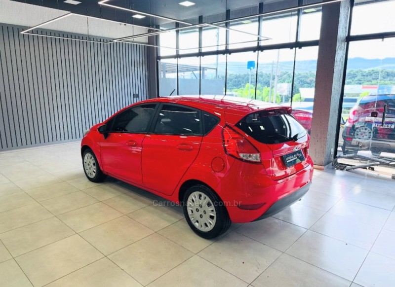 FIESTA 1.6 SE HATCH 16V FLEX 4P MANUAL - 2016 - DOIS IRMãOS