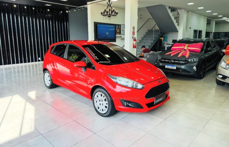 fiesta 1.6 se hatch 16v flex 4p manual 2016 dois irmaos