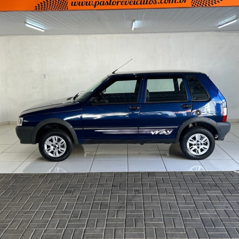 UNO 1.0 WAY 8V FLEX 4P MANUAL - 2009 - VACARIA