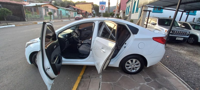 HB20S 1.6 COMFORT PLUS 16V FLEX 4P MANUAL - 2015 - PICADA CAFé