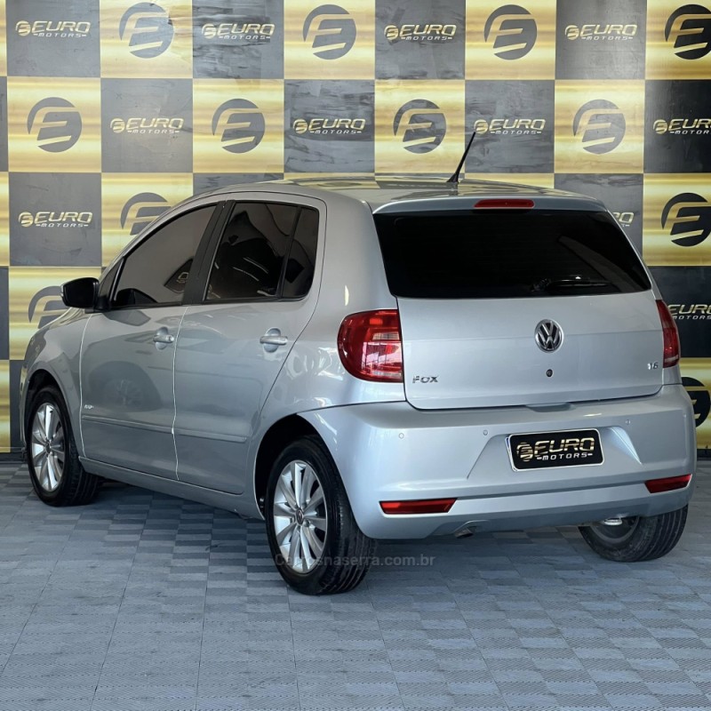 FOX 1.6 MI ITREND 8V FLEX 4P MANUAL - 2012 - PORTãO
