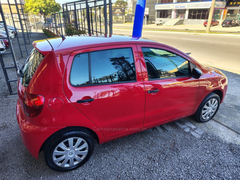 FOX 1.0 MI 8V FLEX 4P MANUAL - 2011 - CAXIAS DO SUL