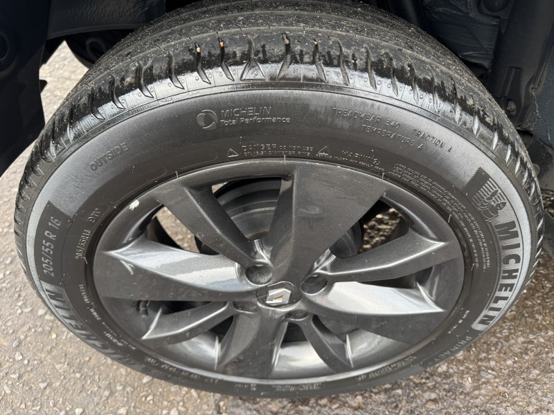 SANDERO 1.6 STEPWAY 8V FLEX 4P MANUAL - 2014 - DOIS IRMãOS