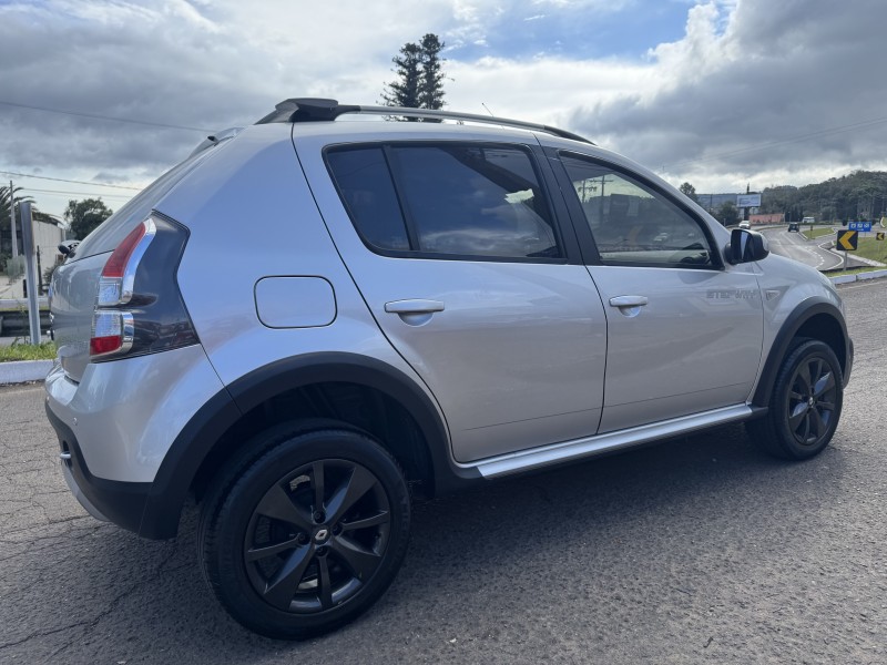 SANDERO 1.6 STEPWAY 8V FLEX 4P MANUAL - 2014 - DOIS IRMãOS