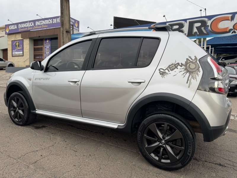 SANDERO 1.6 STEPWAY 8V FLEX 4P MANUAL - 2014 - DOIS IRMãOS