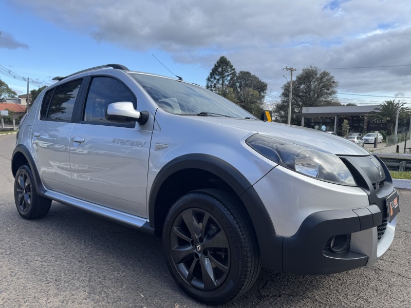 SANDERO 1.6 STEPWAY 8V FLEX 4P MANUAL - 2014 - DOIS IRMãOS