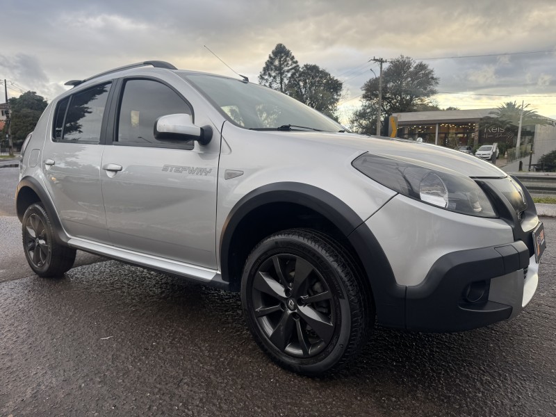 SANDERO 1.6 STEPWAY 8V FLEX 4P MANUAL - 2014 - DOIS IRMãOS