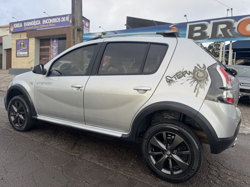 SANDERO 1.6 STEPWAY 8V FLEX 4P MANUAL - 2014 - DOIS IRMãOS