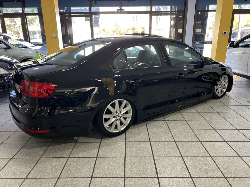 JETTA 2.0 COMFORTLINE FLEX 4P TIPTRONIC - 2011 - CAXIAS DO SUL