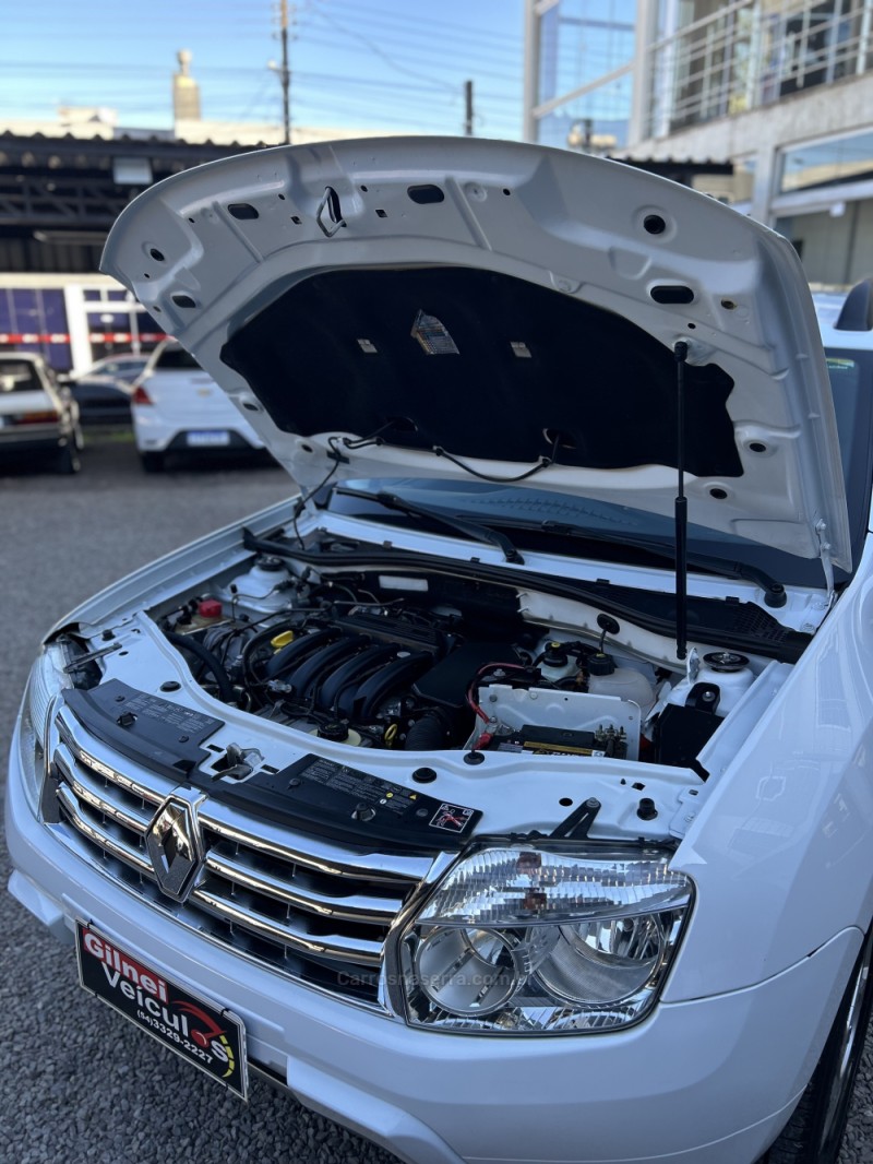 DUSTER 1.6 DYNAMIQUE 4X2 16V FLEX 4P MANUAL - 2013 - CARAZINHO