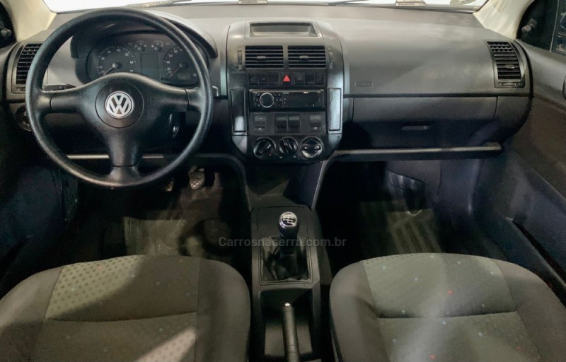 POLO SEDAN 1.6 8V GASOLINA 4P MANUAL - 2006 - ESTâNCIA VELHA