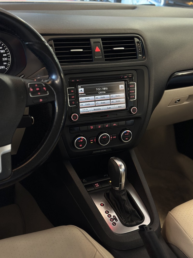 JETTA 2.0 COMFORTLINE FLEX 4P TIPTRONIC - 2014 - CAXIAS DO SUL