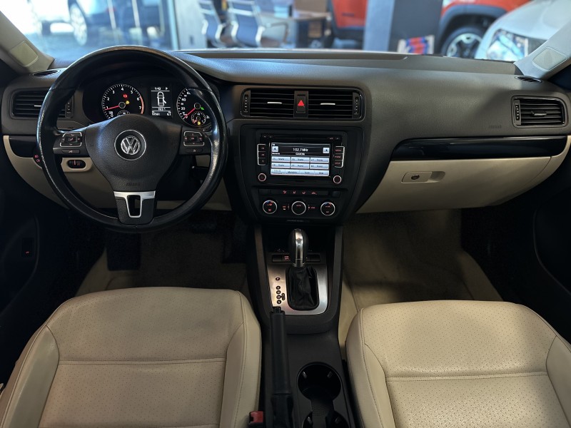 JETTA 2.0 COMFORTLINE FLEX 4P TIPTRONIC - 2014 - CAXIAS DO SUL