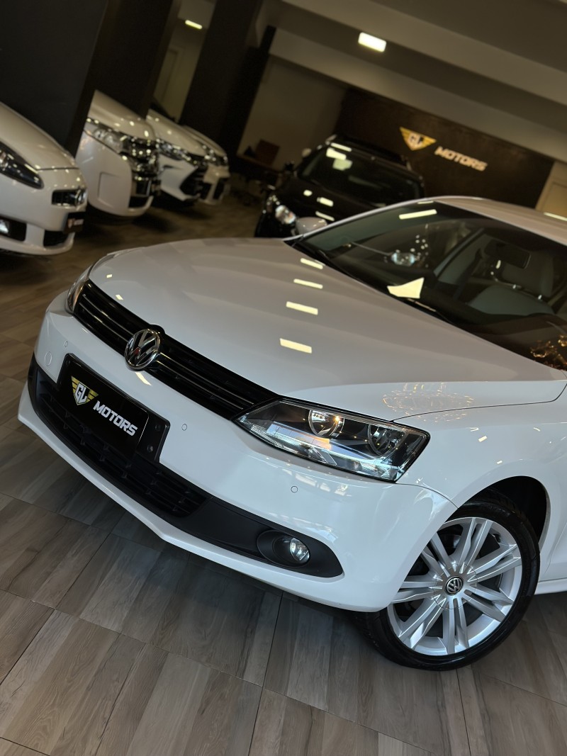 JETTA 2.0 COMFORTLINE FLEX 4P TIPTRONIC - 2014 - CAXIAS DO SUL