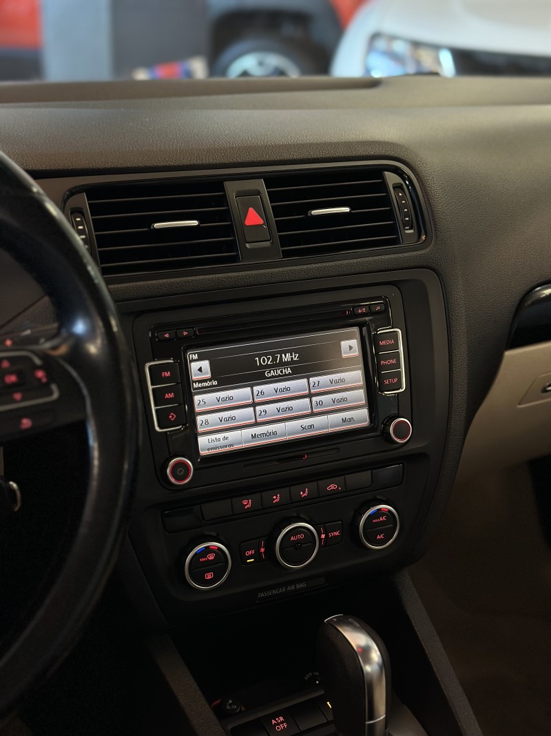 JETTA 2.0 COMFORTLINE FLEX 4P TIPTRONIC - 2014 - CAXIAS DO SUL