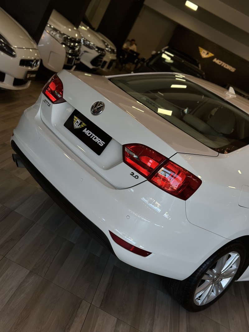 JETTA 2.0 COMFORTLINE FLEX 4P TIPTRONIC - 2014 - CAXIAS DO SUL