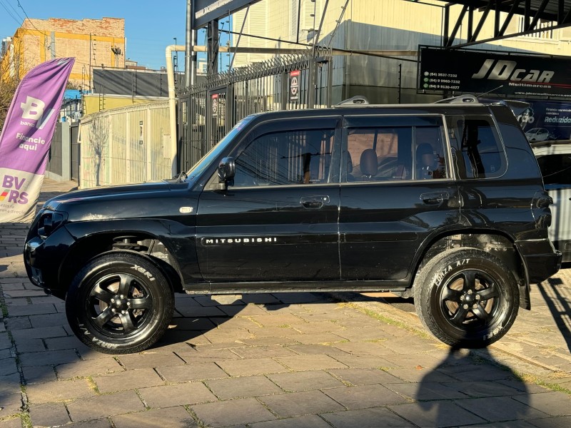 PAJERO TR4 2.0 4X4 16V 131CV GASOLINA 4P AUTOMÁTICO - 2010 - CAXIAS DO SUL