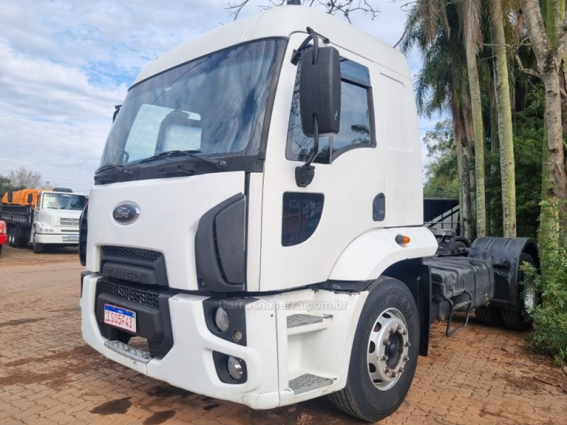 cargo 1932 e turbo 2012 portao