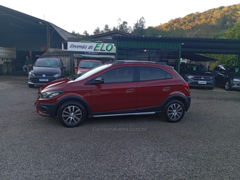 ONIX 1.4 MPFI ACTIV 8V FLEX 4P MANUAL - 2017 - PICADA CAFé