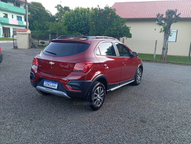 ONIX 1.4 MPFI ACTIV 8V FLEX 4P MANUAL - 2017 - PICADA CAFé
