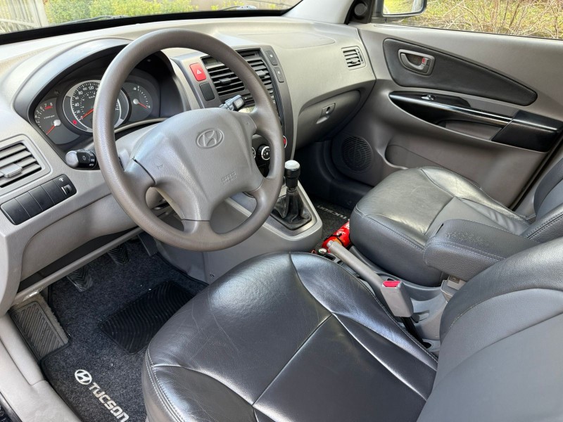 TUCSON 2.0 MPFI GL 16V 142CV 2WD GASOLINA 4P MANUAL - 2012 - CANELA