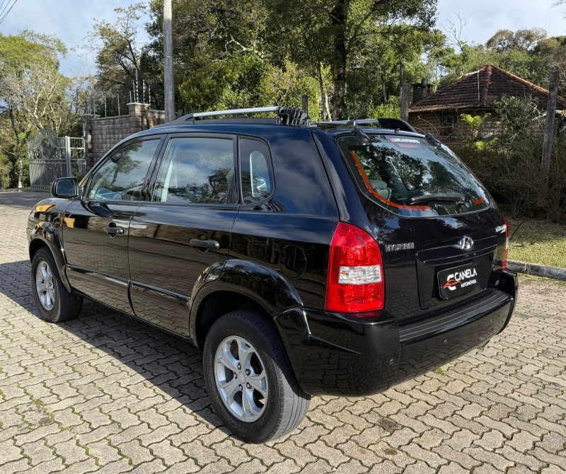 TUCSON 2.0 MPFI GL 16V 142CV 2WD GASOLINA 4P MANUAL - 2012 - CANELA