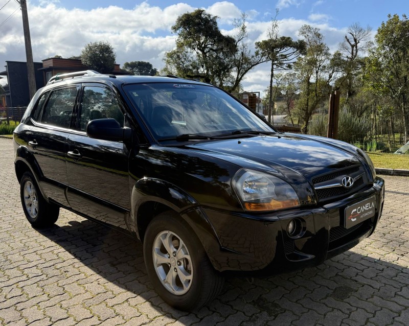 TUCSON 2.0 MPFI GL 16V 142CV 2WD GASOLINA 4P MANUAL - 2012 - CANELA