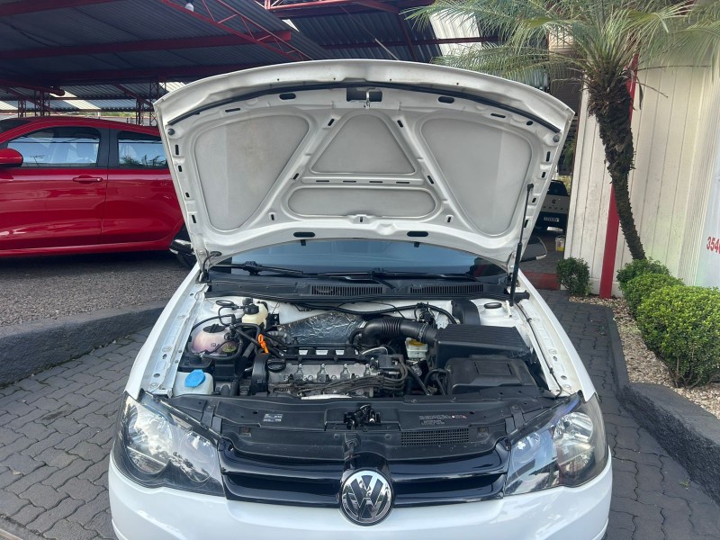 GOLF 1.6 MI SPORTLINE 8V FLEX 4P MANUAL - 2011 - TRêS COROAS