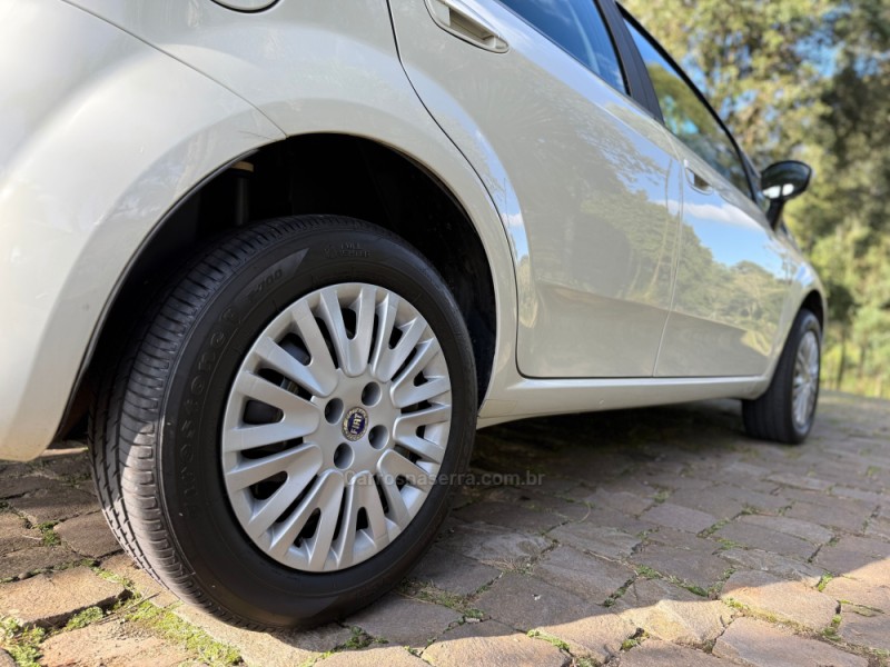 PUNTO 1.6 ESSENCE 16V FLEX 4P AUTOMATIZADO - 2015 - CARLOS BARBOSA