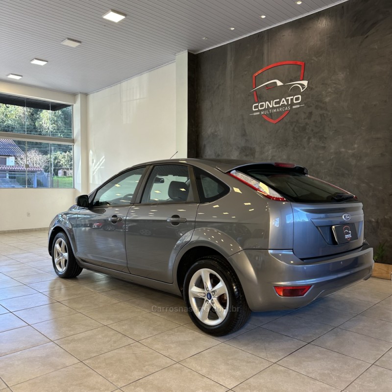 FOCUS 2.0 FC 16V GASOLINA 4P MANUAL - 2013 - FARROUPILHA