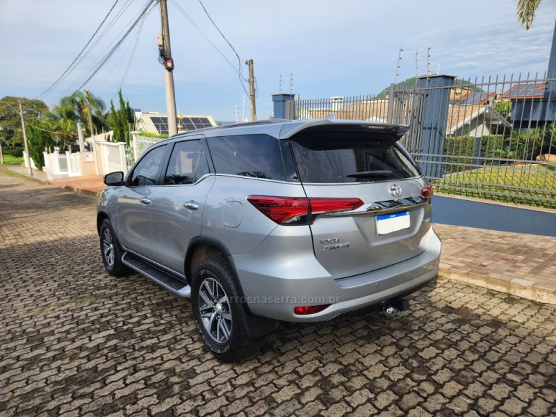 HILUX SW4 2.8 SRX 4X4 7 LUGARES 16V TURBO INTERCOOLER DIESEL 4P AUTOMÁTICO - 2016 - MONTENEGRO