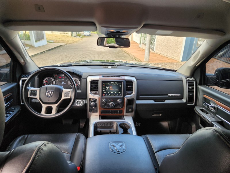 CLASSIC 5.7 V8 GASOLINA LARAMIE NIGHT EDITION CD 4X4 AUTOMÁTICO - 2022 - MONTENEGRO