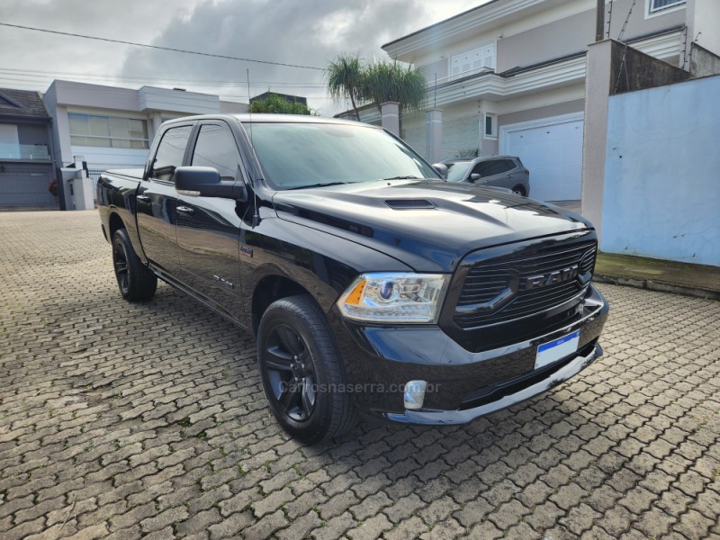 CLASSIC 5.7 V8 GASOLINA LARAMIE NIGHT EDITION CD 4X4 AUTOMÁTICO - 2022 - MONTENEGRO