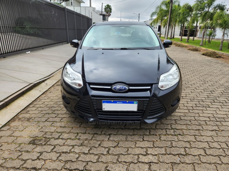 FOCUS 2.0 SE 16V FLEX 4P AUTOMÁTICO - 2015 - MONTENEGRO