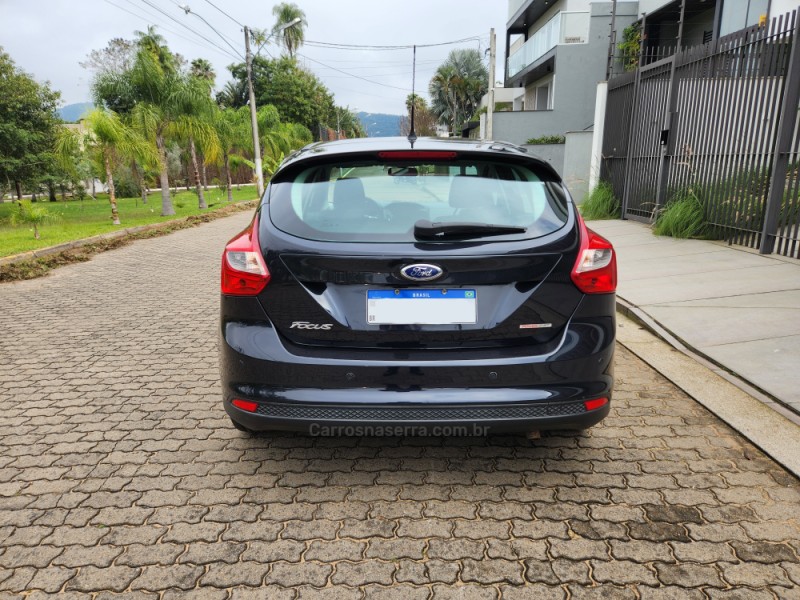 FOCUS 2.0 SE 16V FLEX 4P AUTOMÁTICO - 2015 - MONTENEGRO