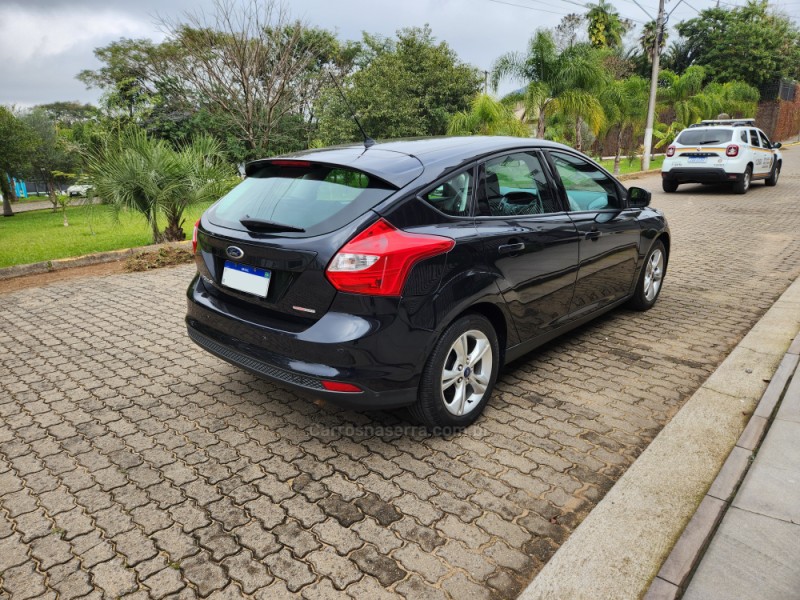 FOCUS 2.0 SE 16V FLEX 4P AUTOMÁTICO - 2015 - MONTENEGRO