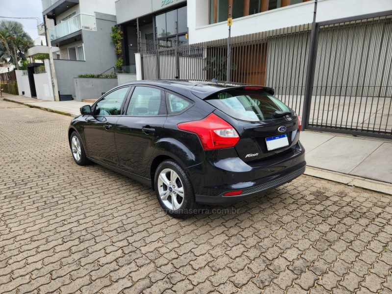 FOCUS 2.0 SE 16V FLEX 4P AUTOMÁTICO - 2015 - MONTENEGRO