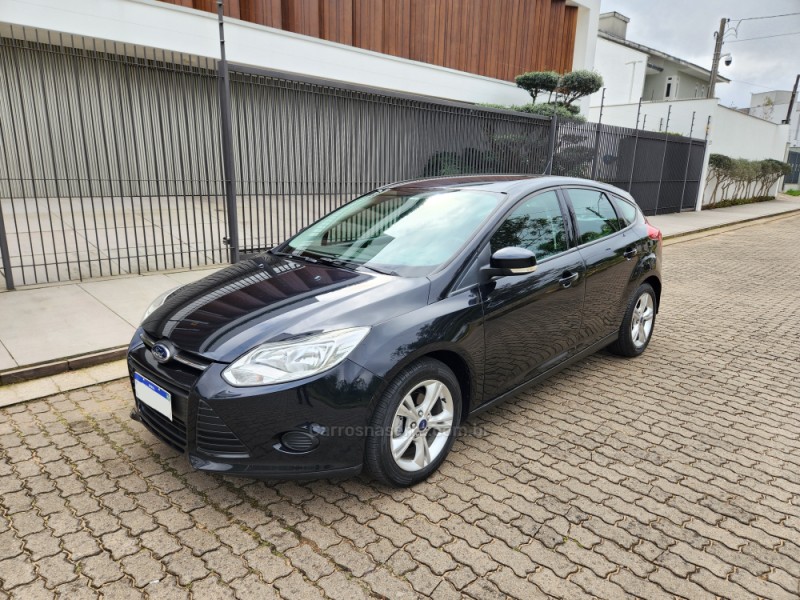 FOCUS 2.0 SE 16V FLEX 4P AUTOMÁTICO - 2015 - MONTENEGRO