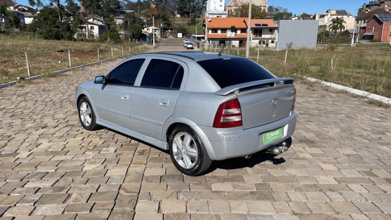 ASTRA 2.0 SFI GSI 16V GASOLINA 4P MANUAL - 2005 - VILA FLORES