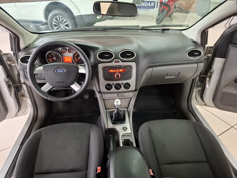 FOCUS 1.6 GLX SEDAN 16V FLEX 4P MANUAL - 2013 - FARROUPILHA