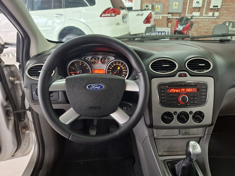 FOCUS 1.6 GLX SEDAN 16V FLEX 4P MANUAL - 2013 - FARROUPILHA