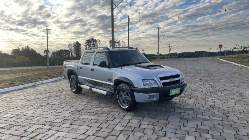 S10 2.4 MPFI RODEIO 4X2 CD 8V FLEX 4P MANUAL - 2011 - VILA FLORES