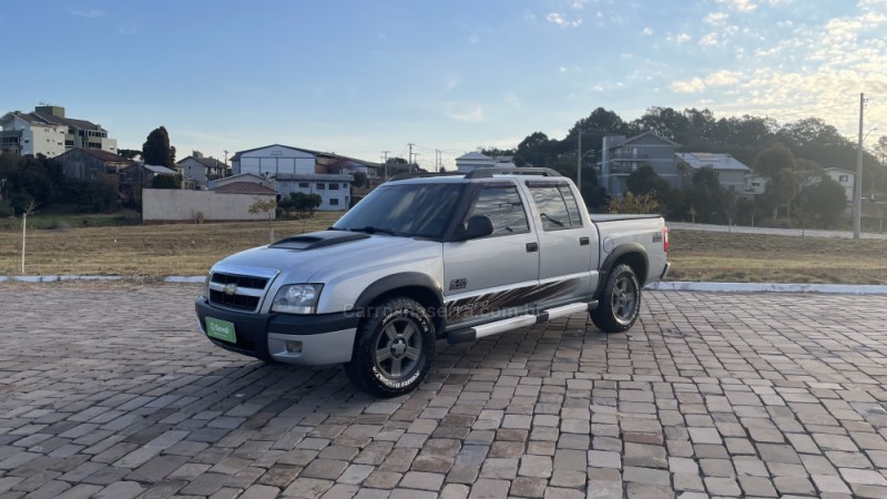 S10 2.4 MPFI RODEIO 4X2 CD 8V FLEX 4P MANUAL - 2011 - VILA FLORES